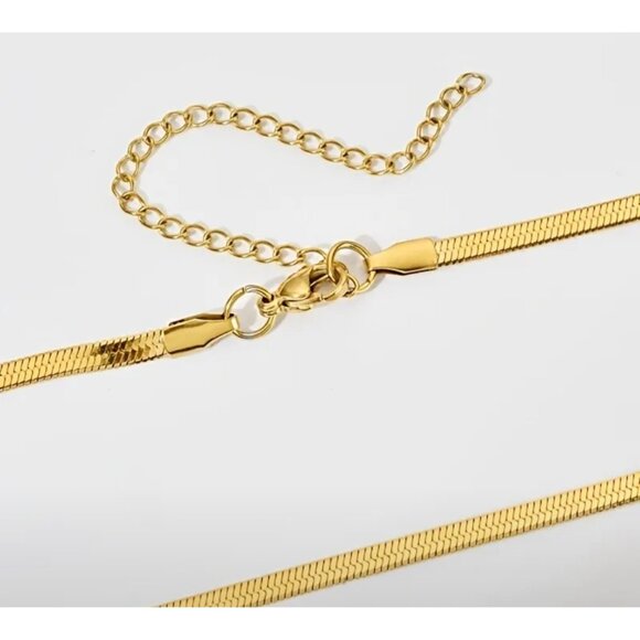 18k Gold Plated Minimalist Herringbone Necklace With Adjustable Chain - Picture 3 of 5